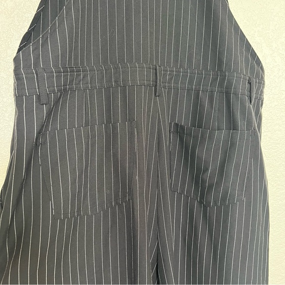 Princess Polly Hayden Black  White Pinstripe Print Wide Leg Overalls Size 12 - Picture 9 of 15